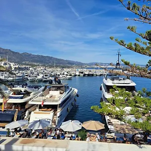 Homestay Private In Huge Penthouse 1st Line Puerto Banus, Incredible Views, Jacuzzis, Marbella